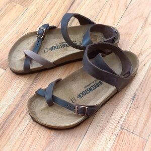 New brown Birkenstock Yara sandals, size 38
